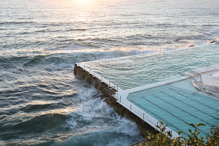 SUNRISE AT ICEBERGS